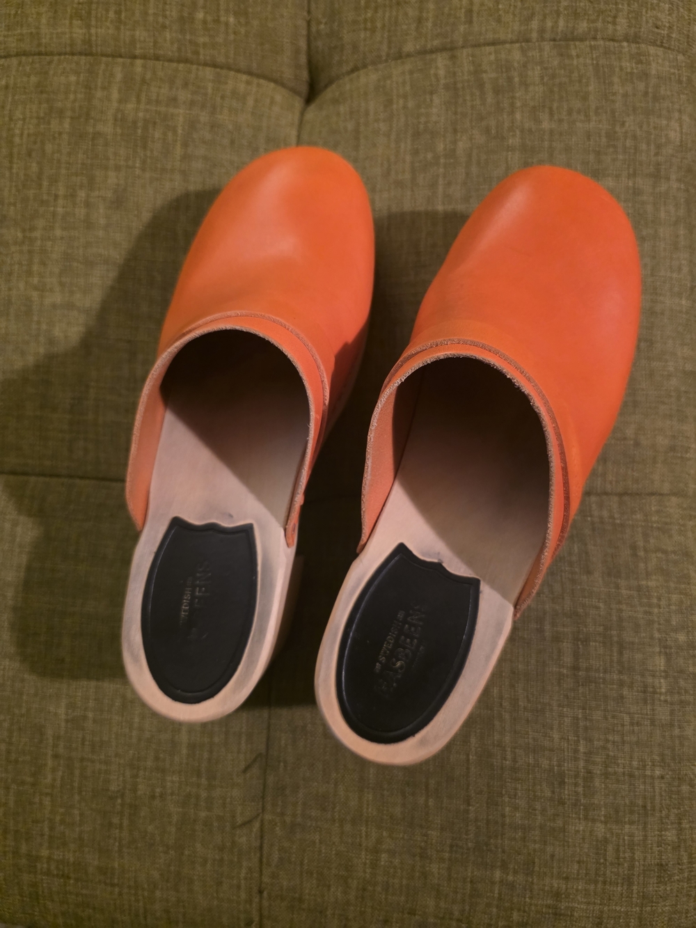 Swedish Hasbeens Orange Leather Clogs - Picture 3 of 9